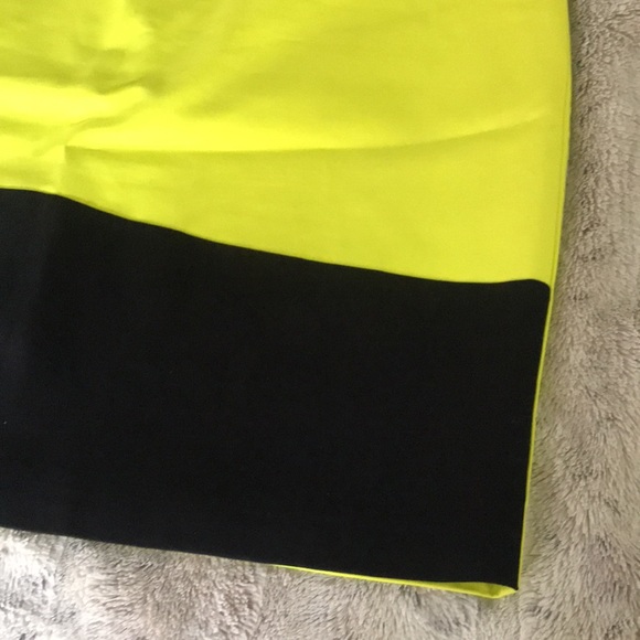 Bright yellow & black pencil skirt 14 color block back zip & darts mid rise 🐝 - Picture 3 of 8